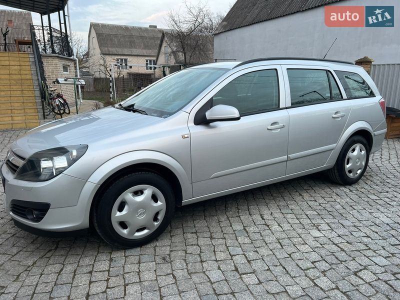 Універсал Opel Astra 2006 в Гнівані