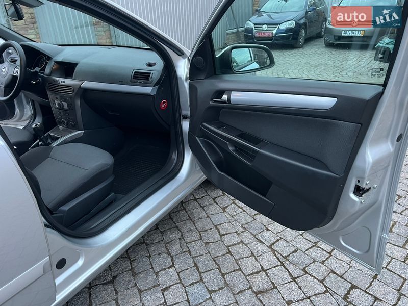 Універсал Opel Astra 2006 в Гнівані