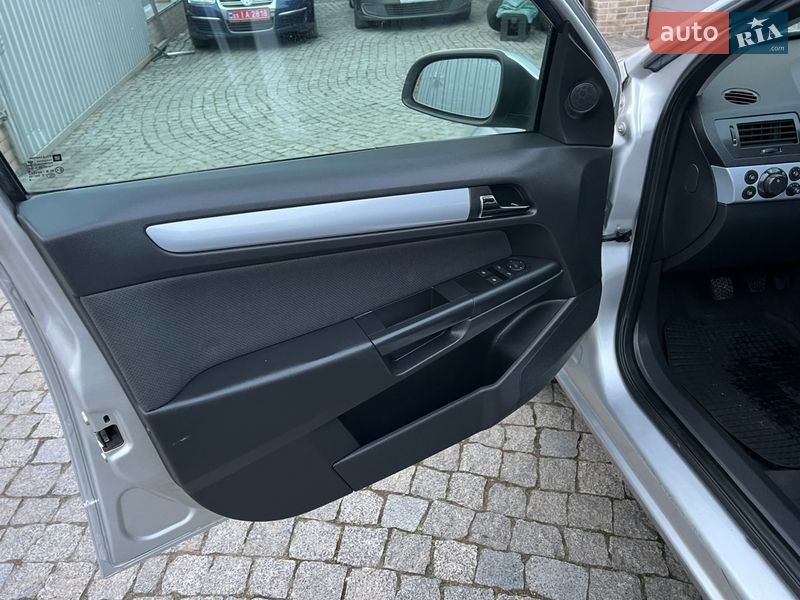 Універсал Opel Astra 2006 в Гнівані