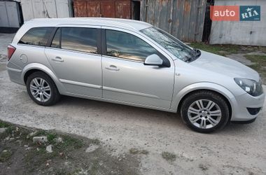 Универсал Opel Astra 2010 в Львове