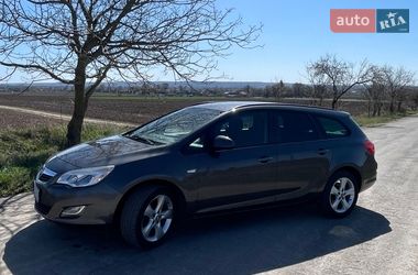 Универсал Opel Astra 2011 в Дубно