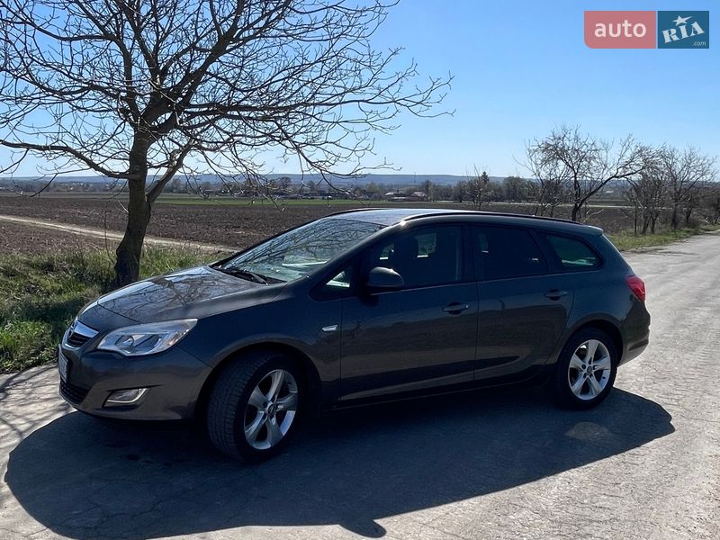 Opel Astra 2011 Opel Astra 2011