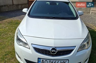 Хэтчбек Opel Astra 2010 в Мукачево