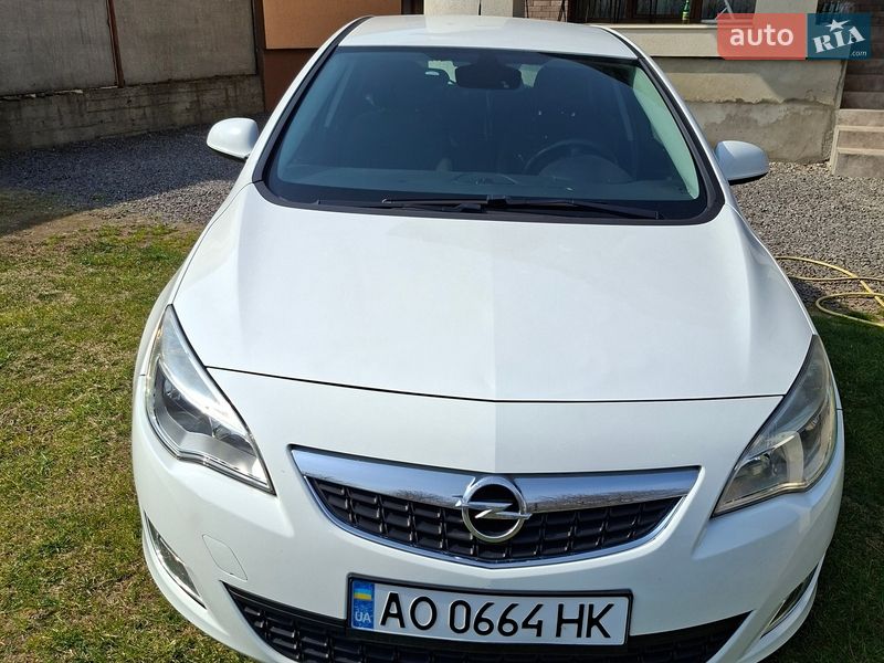 Opel Astra 2010