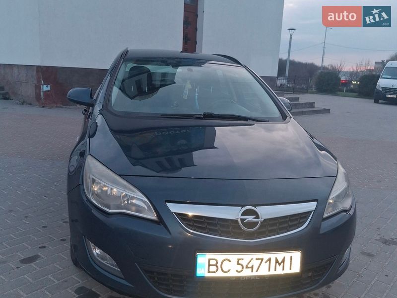 Opel Astra 2011