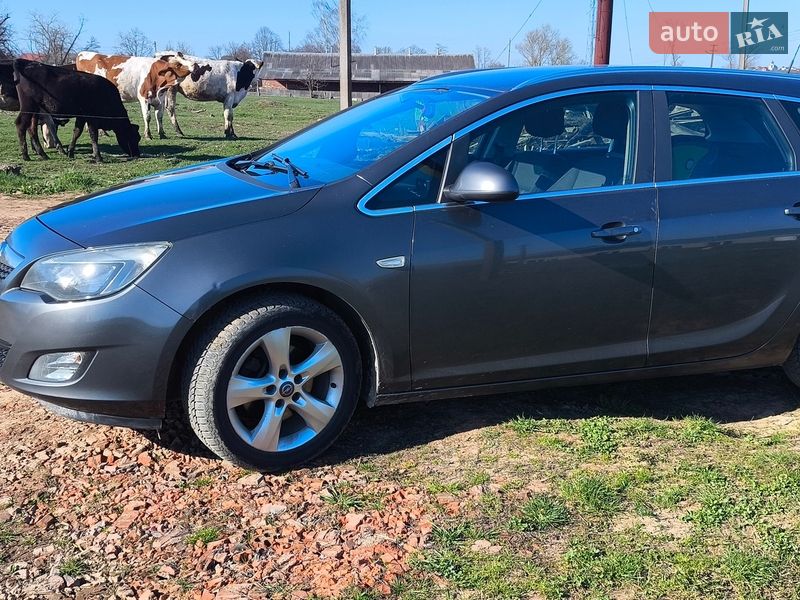 Opel Astra 2011