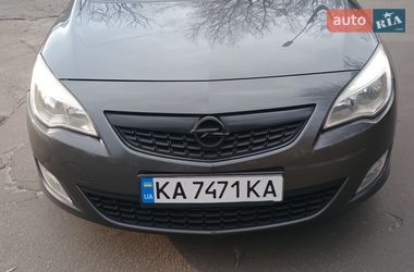 Универсал Opel Astra 2011 в Киеве