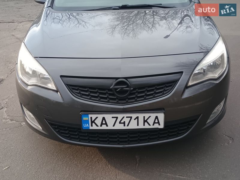 Opel Astra 2011