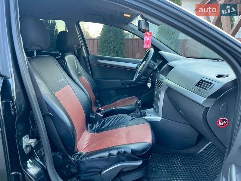 Універсал Opel Astra 2010 в Коломиї