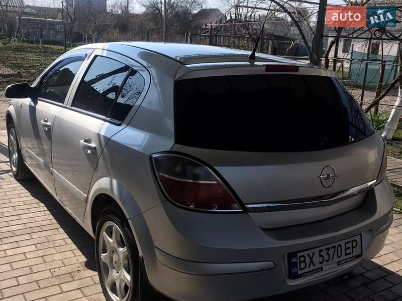 Хэтчбек Opel Astra 2008 в Староконстантинове