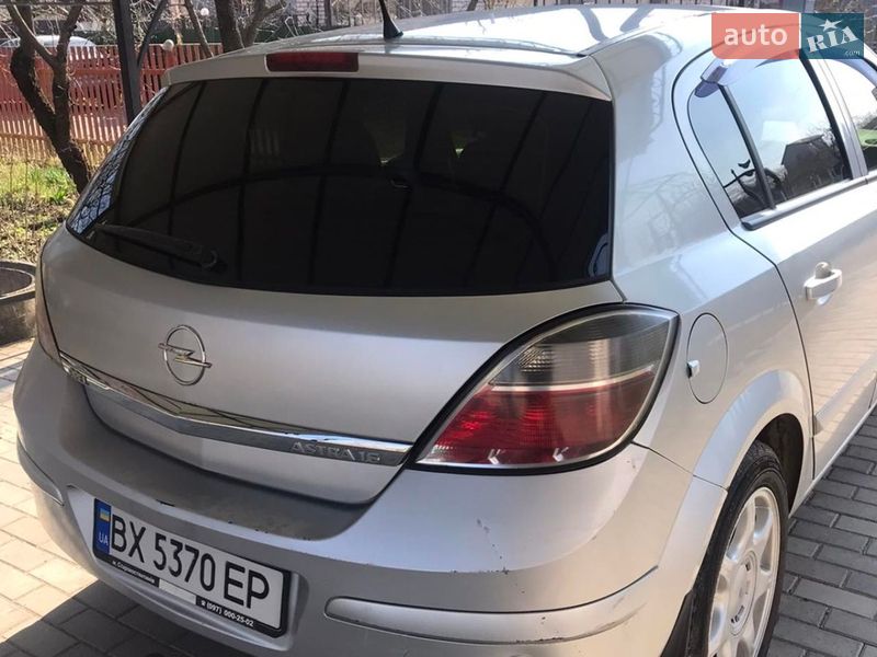 Хэтчбек Opel Astra 2008 в Староконстантинове