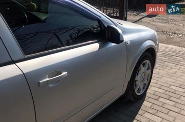 Хэтчбек Opel Astra 2008 в Староконстантинове