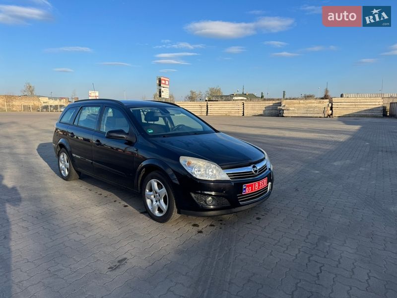 Універсал Opel Astra 2008 в Сарнах