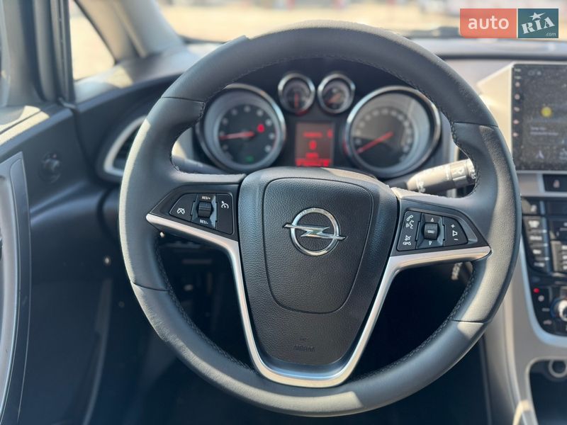 Універсал Opel Astra 2012 в Харкові