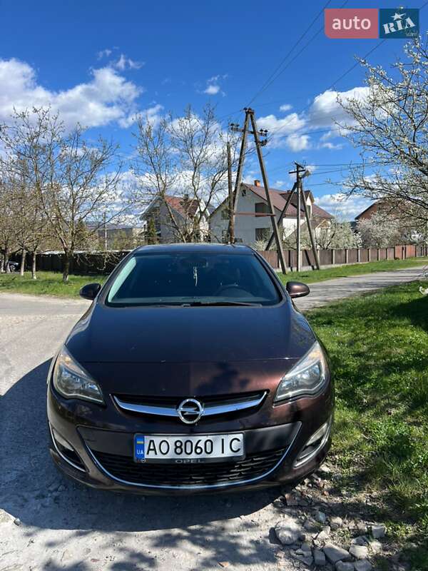 Хэтчбек Opel Astra 2013 в Ужгороде
