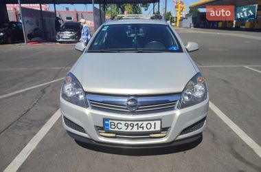 Универсал Opel Astra 2010 в Львове