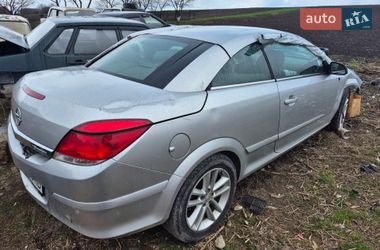 Кабріолет Opel Astra 2006 в Скалаті