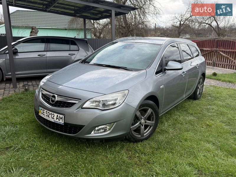 Opel Astra 2011