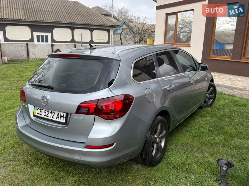 Универсал Opel Astra 2011 в Кельменцах