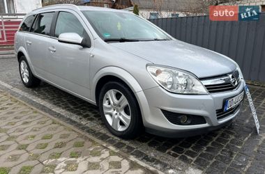 Универсал Opel Astra 2010 в Звягеле