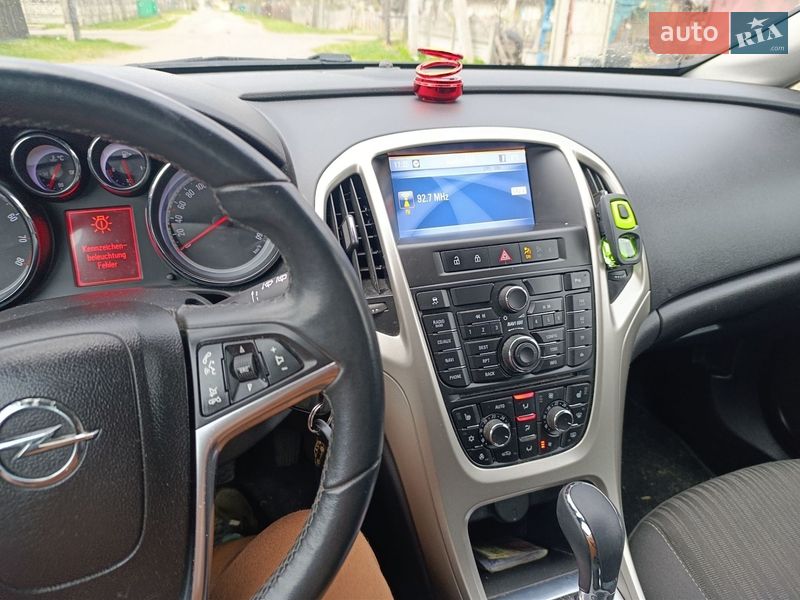 Універсал Opel Astra 2012 в Старій Вижівці