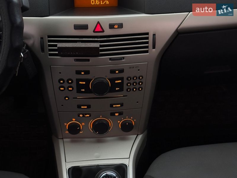 Универсал Opel Astra 2008 в Долинской