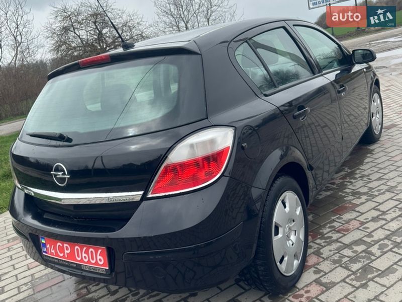 Хэтчбек Opel Astra 2006 в Городенке