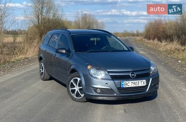 Универсал Opel Astra 2005 в Самборе