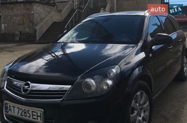 Універсал Opel Astra 2010 в Коломиї