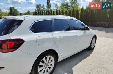 Універсал Opel Astra 2014 в Сумах