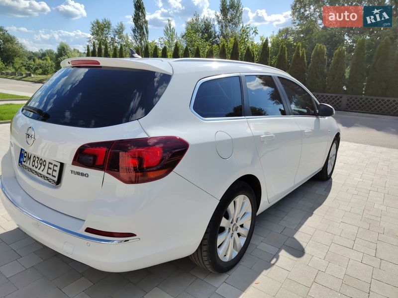 Універсал Opel Astra 2014 в Сумах
