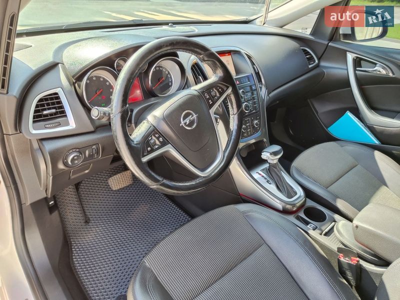 Універсал Opel Astra 2014 в Сумах