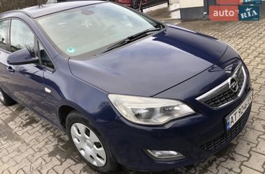 Универсал Opel Astra 2011 в Ивано-Франковске