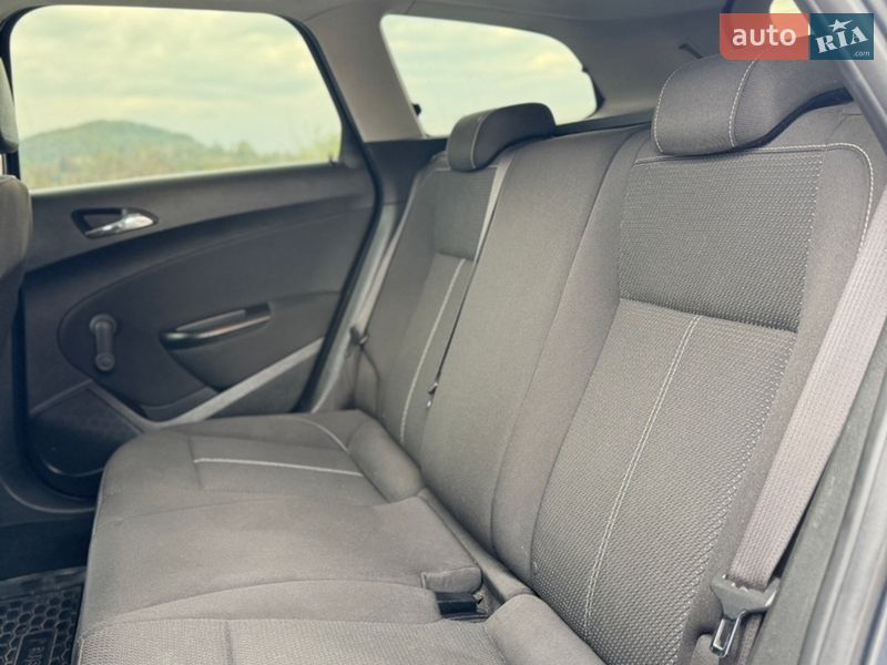 Універсал Opel Astra 2013 в Хусті фото 7 Універсал Opel Astra 2013 в Хусті