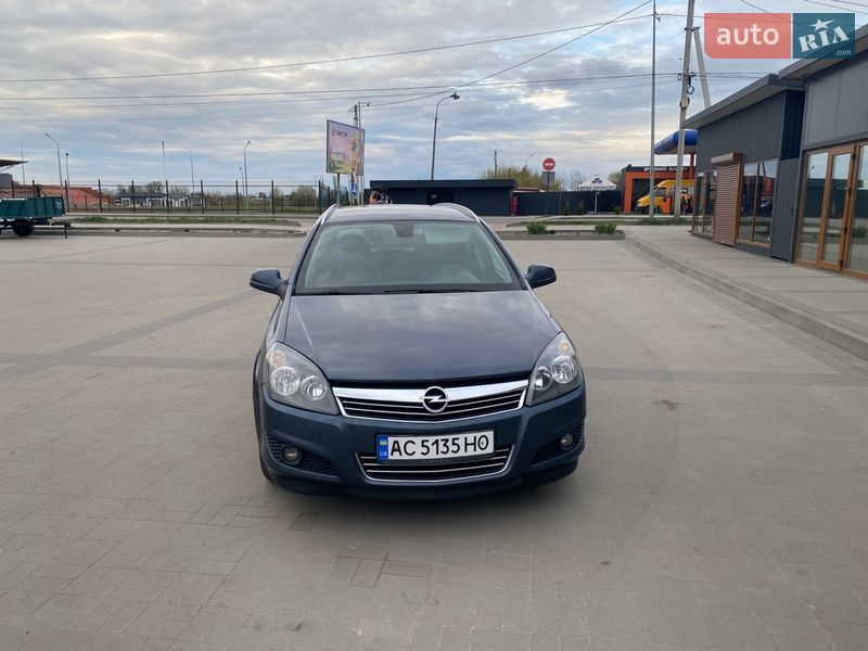 Opel Astra 2010