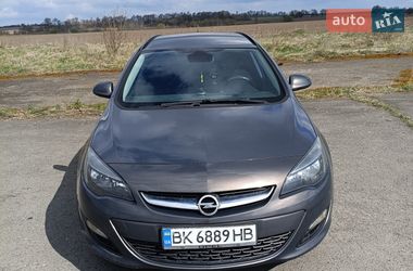 Универсал Opel Astra 2013 в Здолбунове
