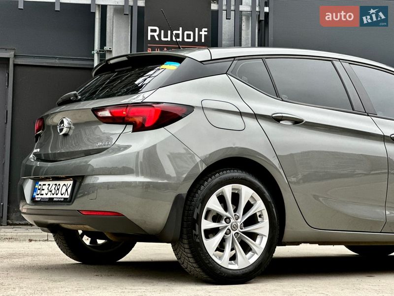 Хэтчбек Opel Astra 2018 в Киеве