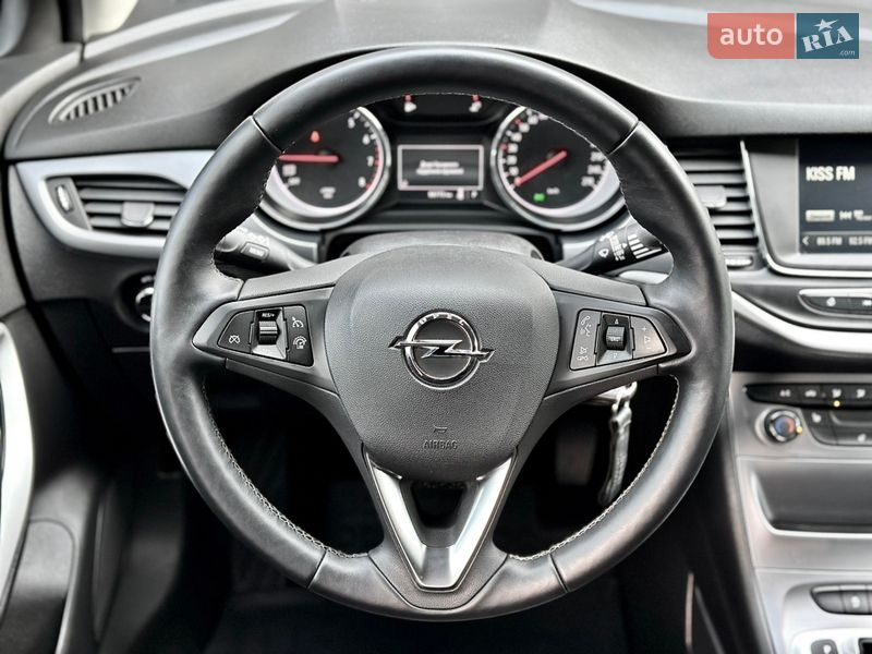 Хэтчбек Opel Astra 2018 в Киеве