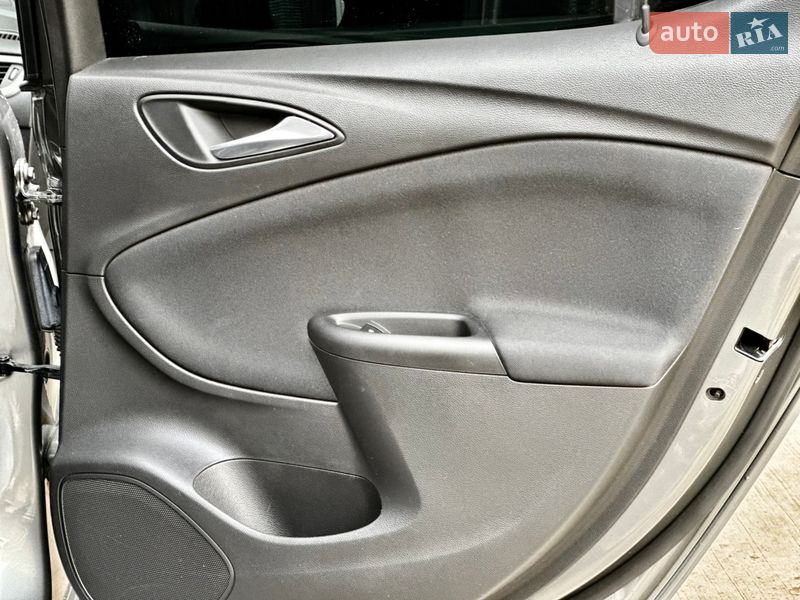 Хэтчбек Opel Astra 2018 в Киеве