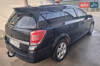 Универсал Opel Astra 2005 в Стрые