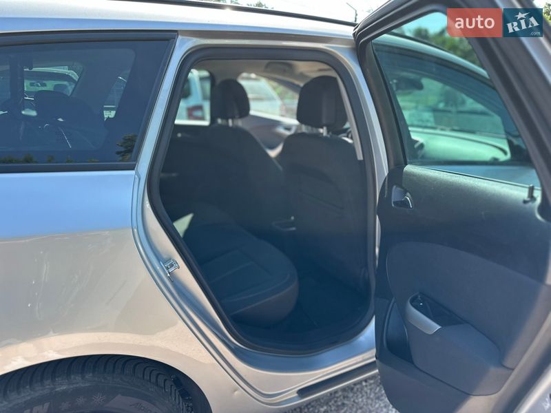 Универсал Opel Astra 2011 в Ровно фото 25 Универсал Opel Astra 2011 в Ровно