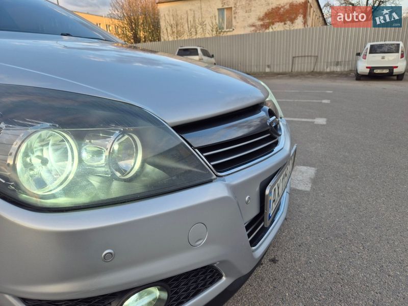 Седан Opel Astra 2011 в Харкові