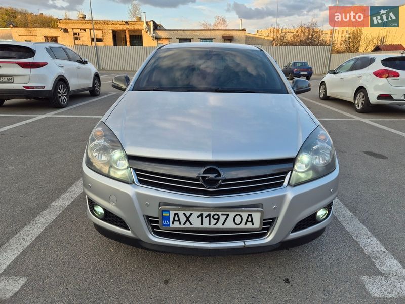 Седан Opel Astra 2011 в Харкові
