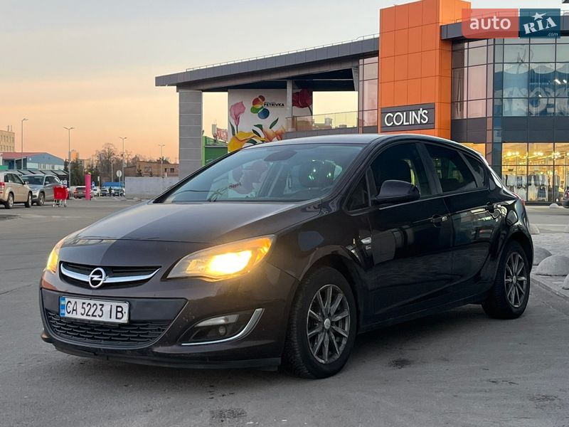 Хэтчбек Opel Astra 2012 в Киеве