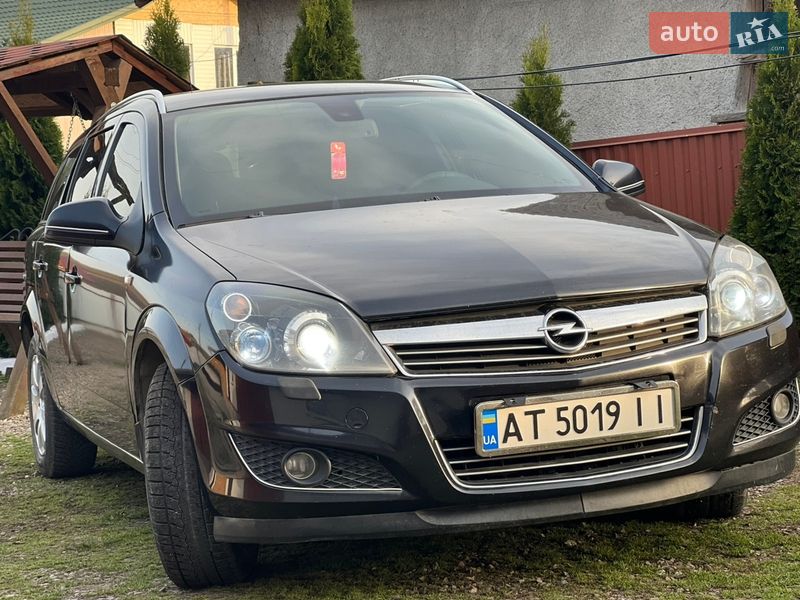 Універсал Opel Astra 2010 в Коломиї