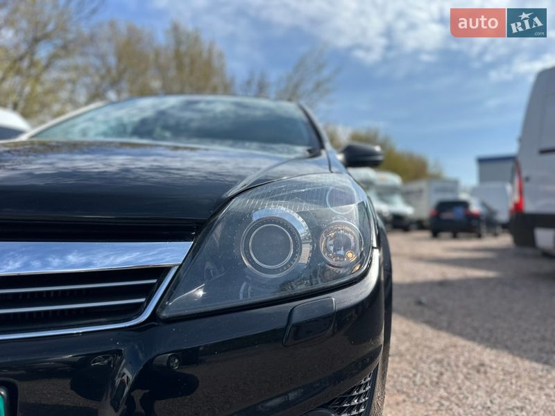 Універсал Opel Astra 2008 в Рівному
