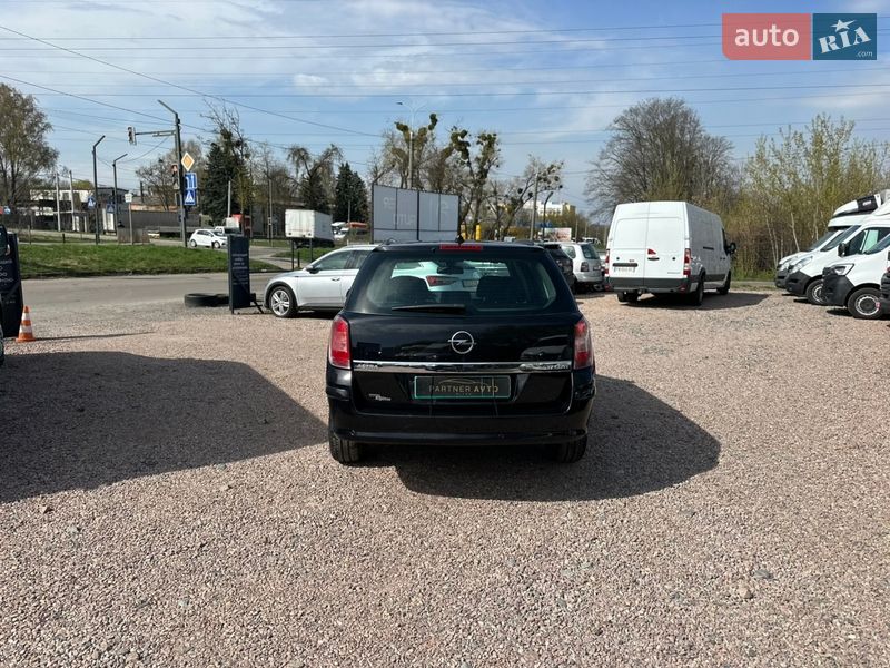 Універсал Opel Astra 2008 в Рівному