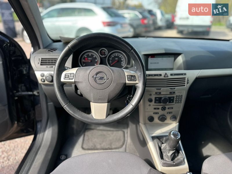 Універсал Opel Astra 2008 в Рівному