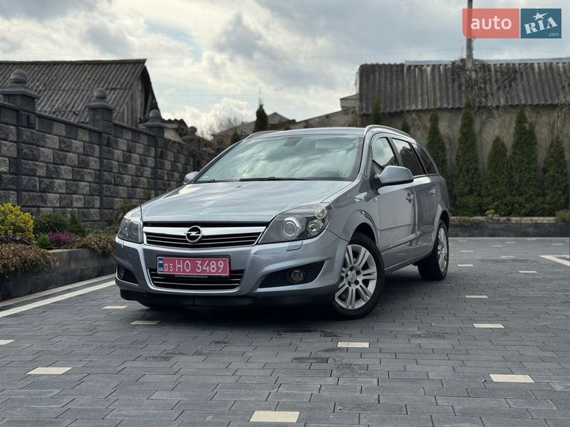 Универсал Opel Astra 2009 в Дубно