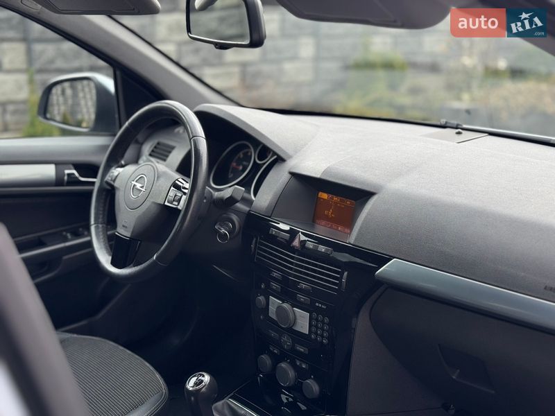 Универсал Opel Astra 2009 в Дубно